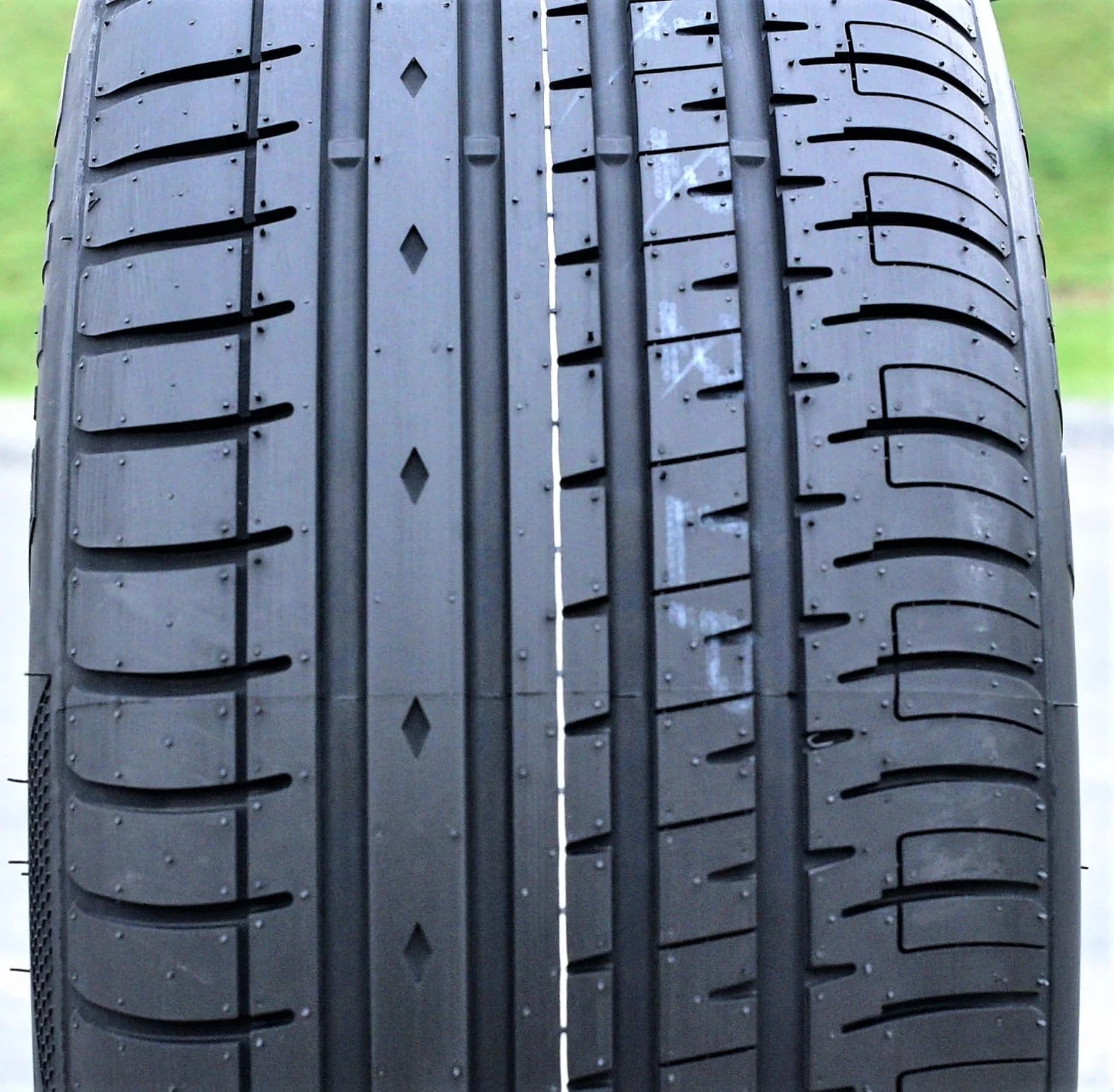 One set of 4(4)255/35R20 ZR 97Y XL A/S performance tires for: 2007-10 Mercedes-Benz S550 4Matic, 2017-18 Audi Q3 Technik