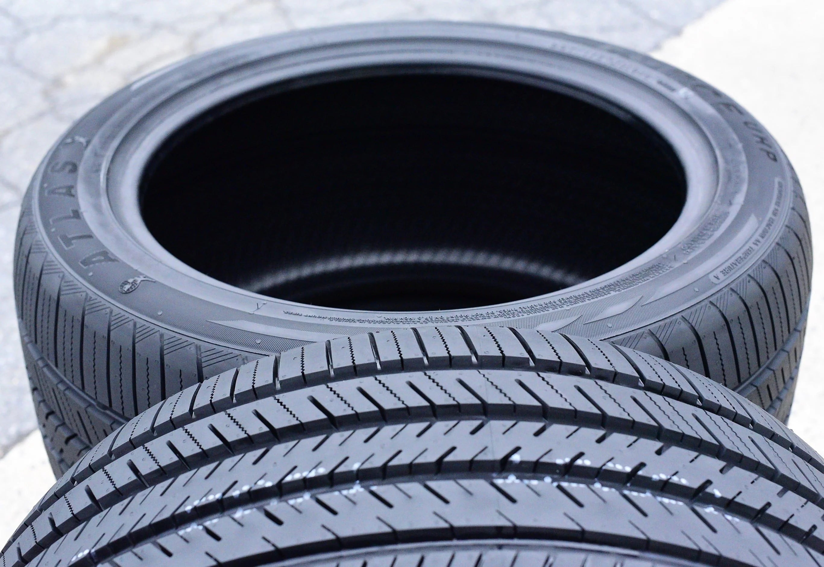 Set of 4 (four) 255/30R20 92W XL high performance full season tyres suitable for: 2016-23 Audi TTS Quattro base